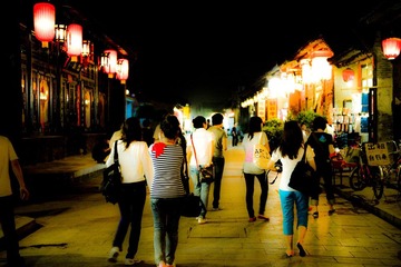 我们的队伍向月亮