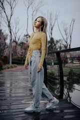 001