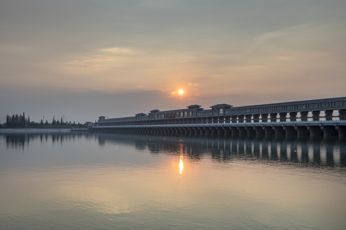 京杭大运河扬州段万福闸风光