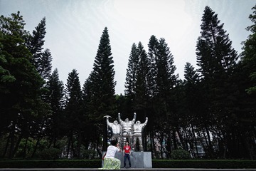 001