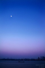 月