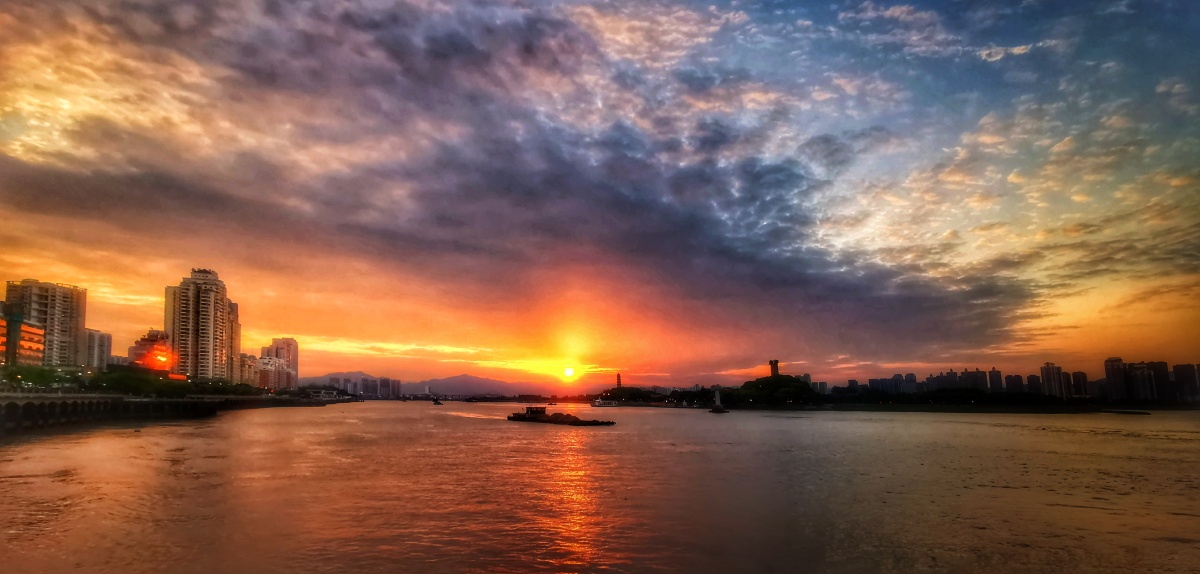 日落彩霞摄于温州市鹿城区