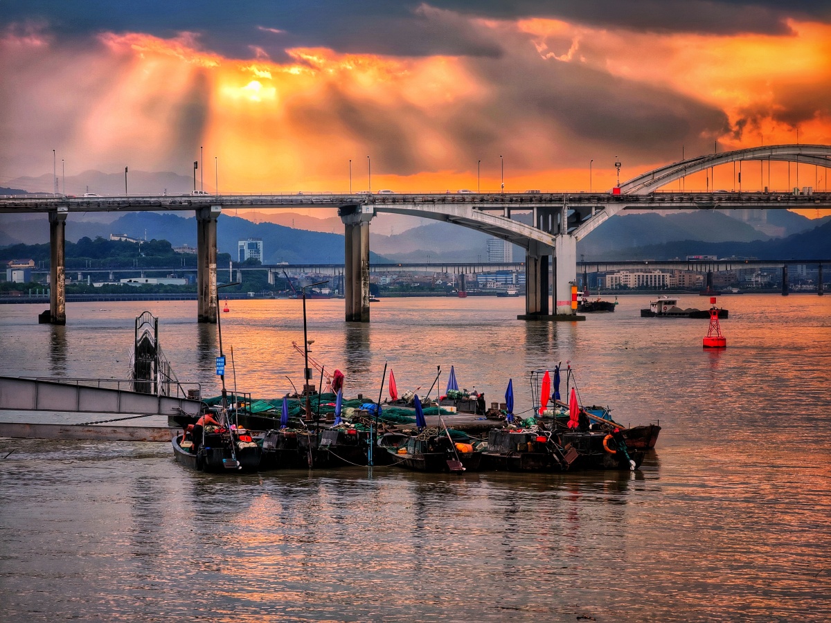 瓯江风景耶稣光摄于温州