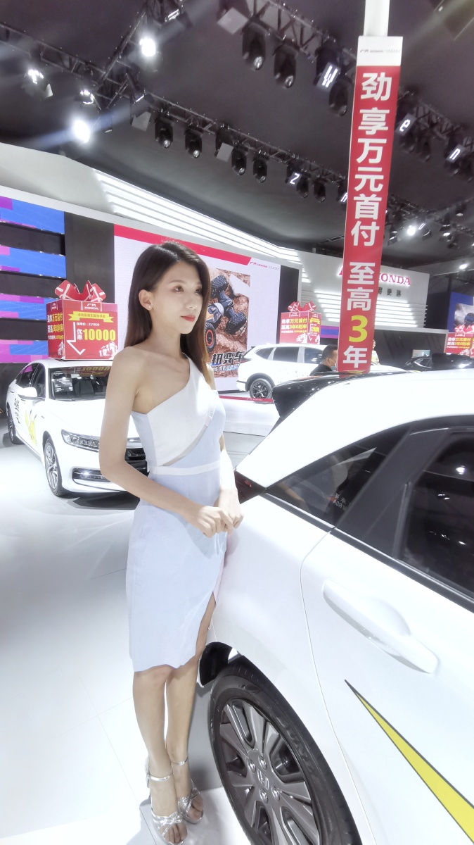 车展《车模》摄于,温州市鹿城区