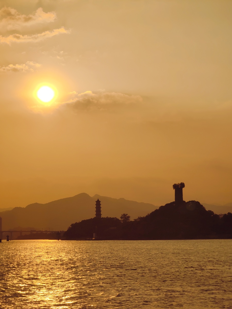 秋天的太阳摄于温州江心屿旅游区