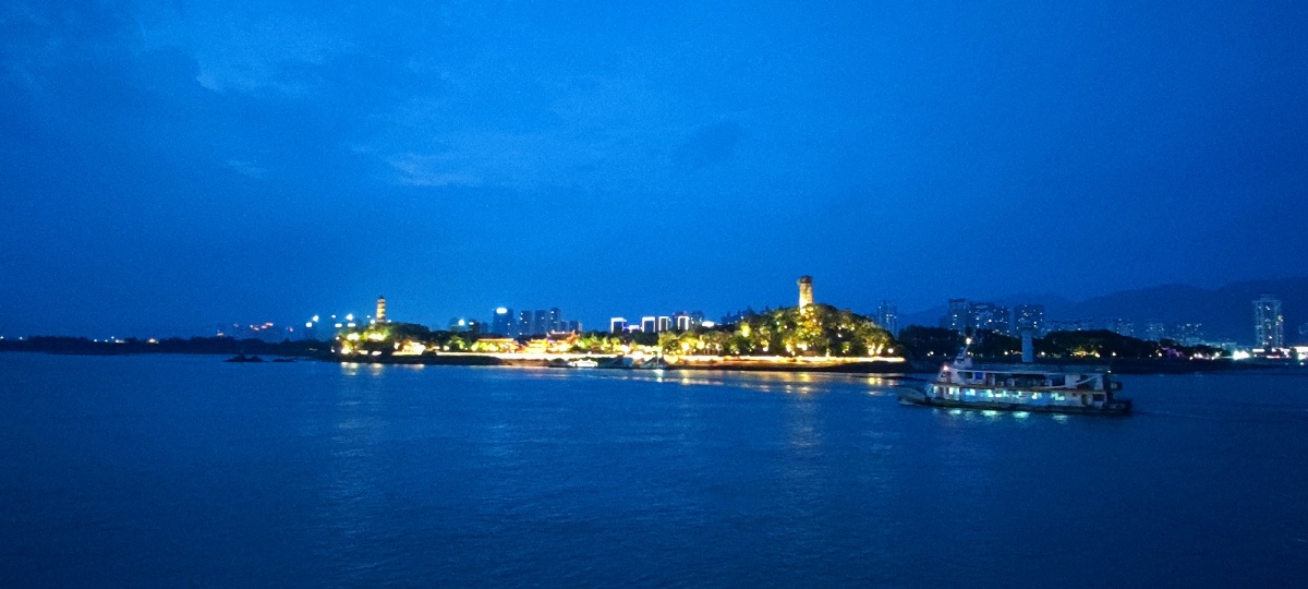 夜景孤岛摄于温州江心屿旅游区