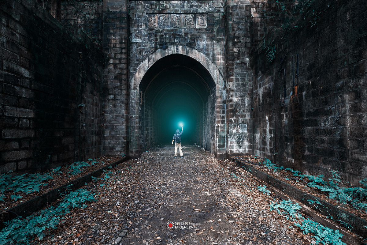 找寻《千与千寻》的神秘洞穴