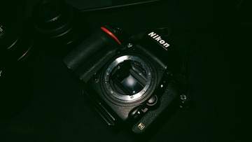 100581