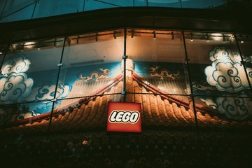22911