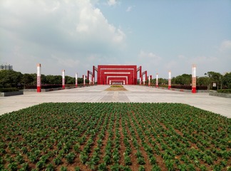 320