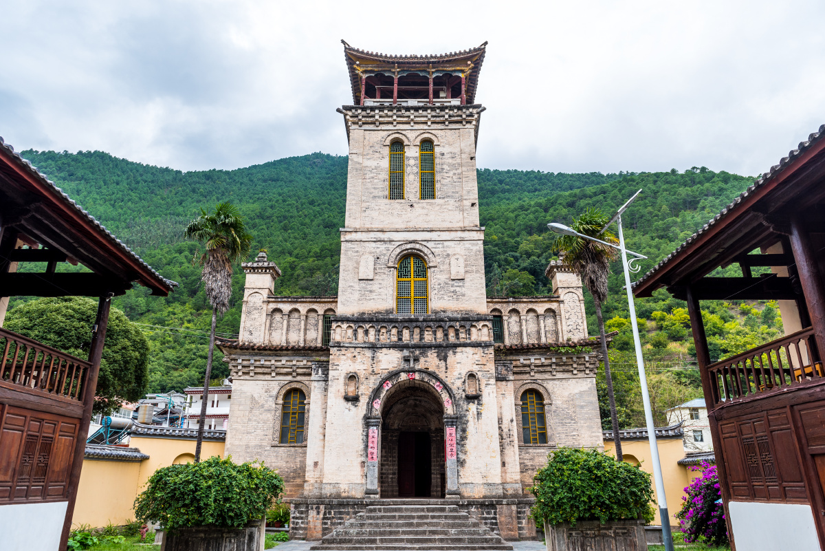 自驾游到茨中天主教堂,只能走德维线也就