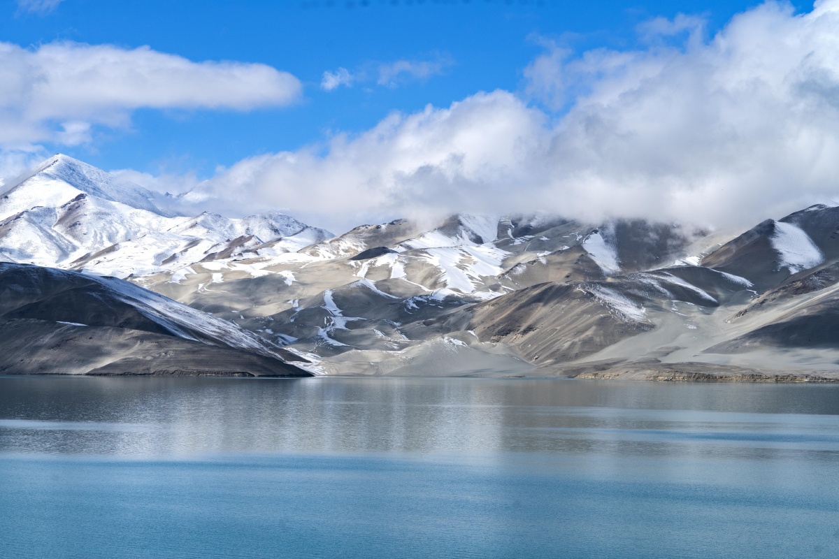 帕米尔高原白沙湖