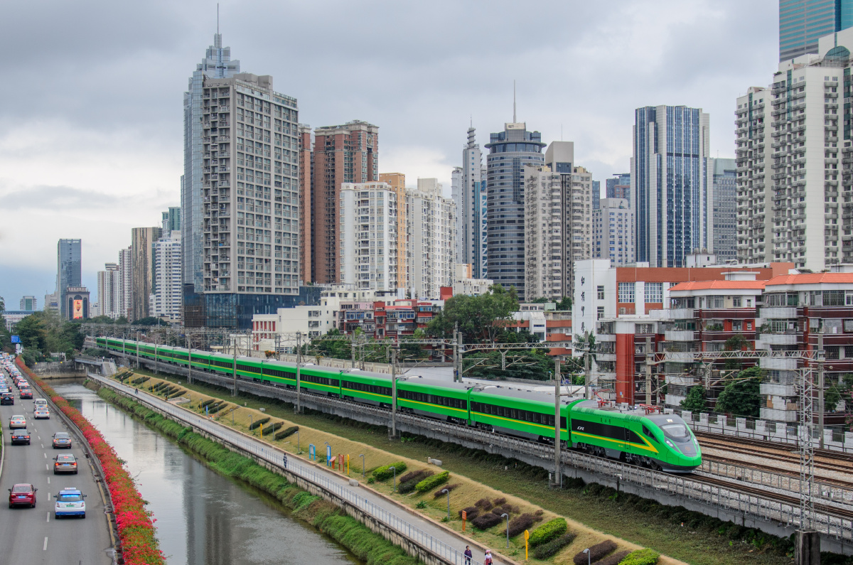 cr200j型动力集中动车组首次担当 d728 深圳—北京西 列车 2019.12.