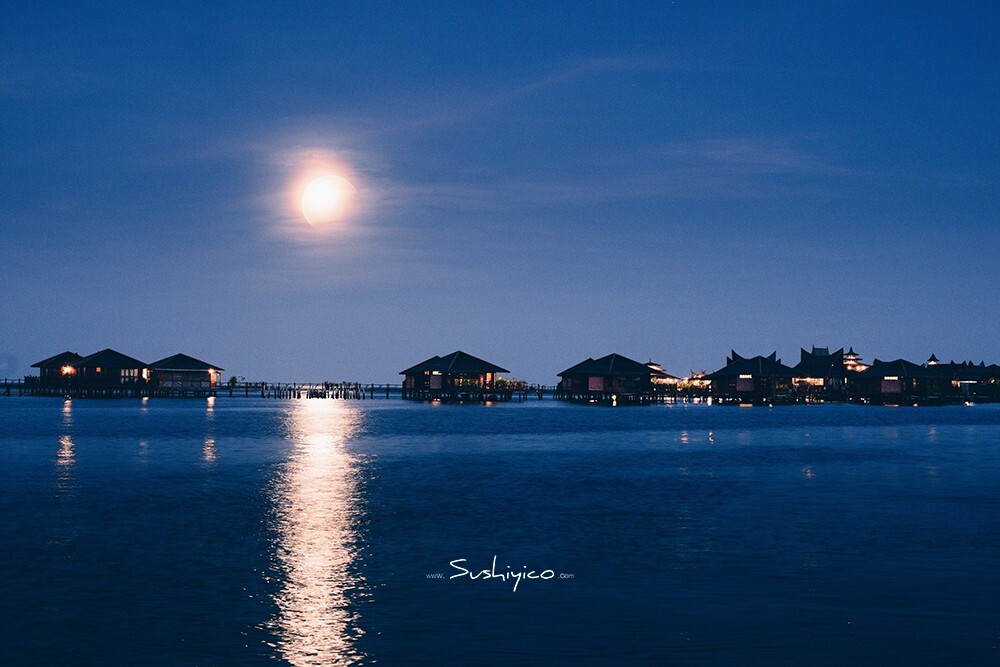 海上的月全食景观 Pulau Mabul马布岛
