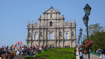 F0002556
