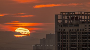 635952
