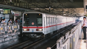 389963