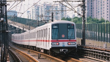 389969