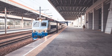 334073