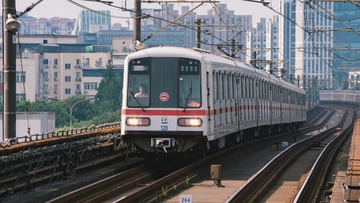 389978