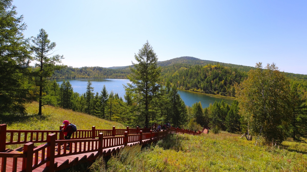 阿尔山骆驼峰天池