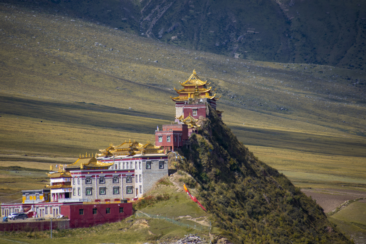 佛教圣地山顶寺庙