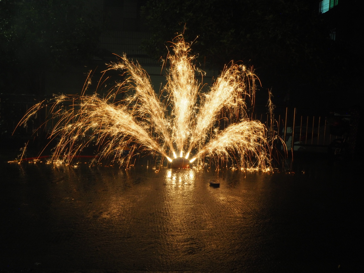 最美的烟火大城市里许久未见在乡村里寻找到了童年的痕迹