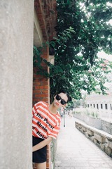 001