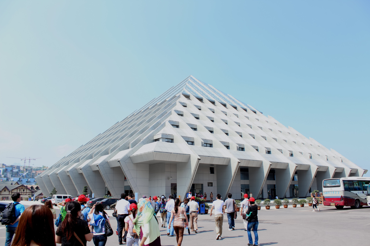 地缝游客接待处