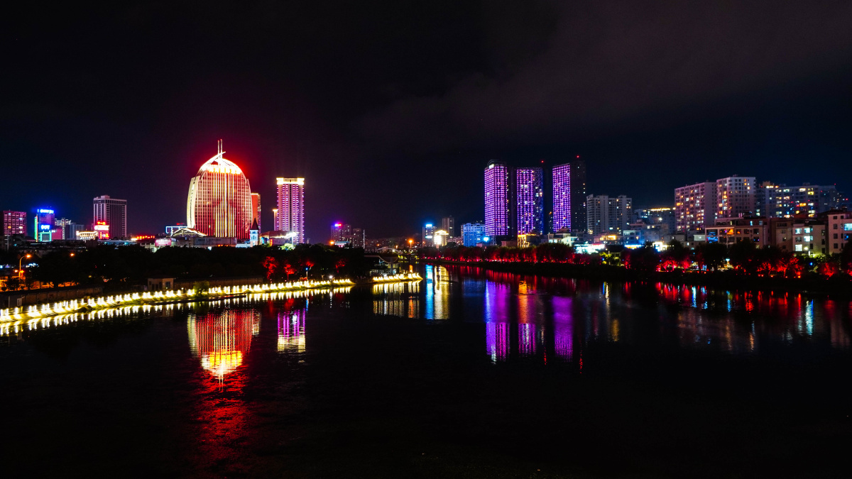璀璨夺目的兴盛大桥洱海上最美丽的风景线