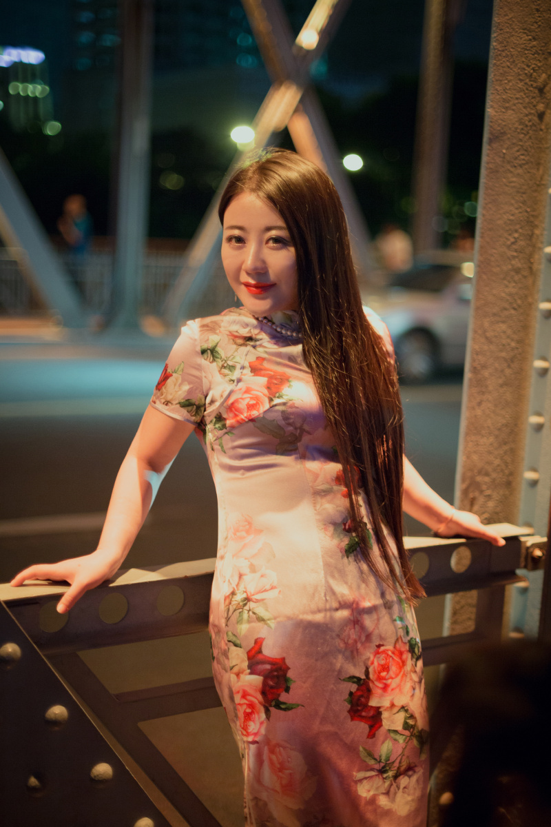 人像色彩城市上海    打开微信,使用"扫一扫"即可将网页分享之朋友圈