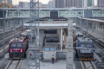 881665