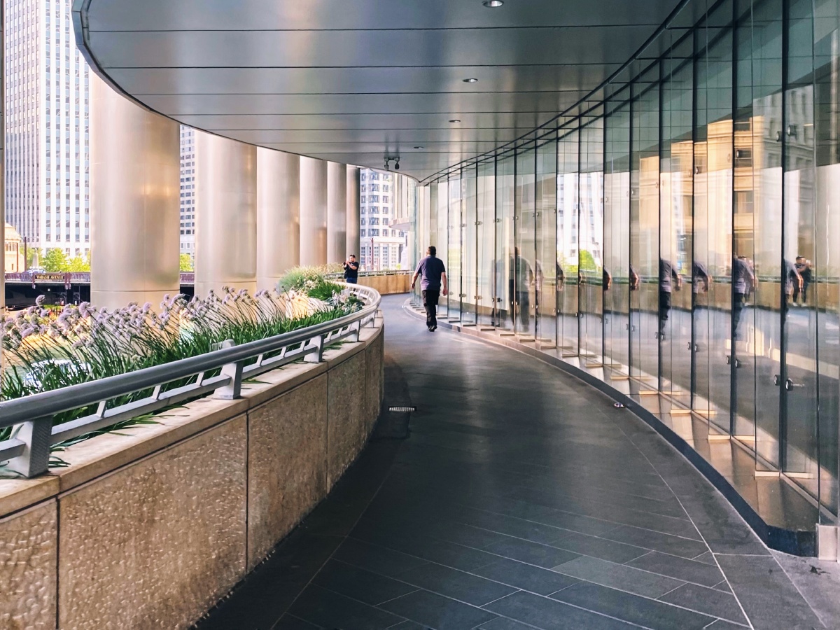 芝加哥trump大厦外的走廊