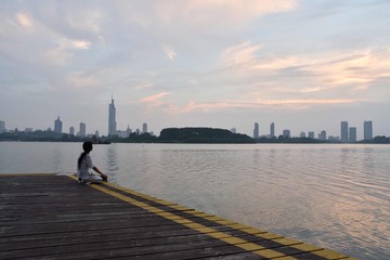 001