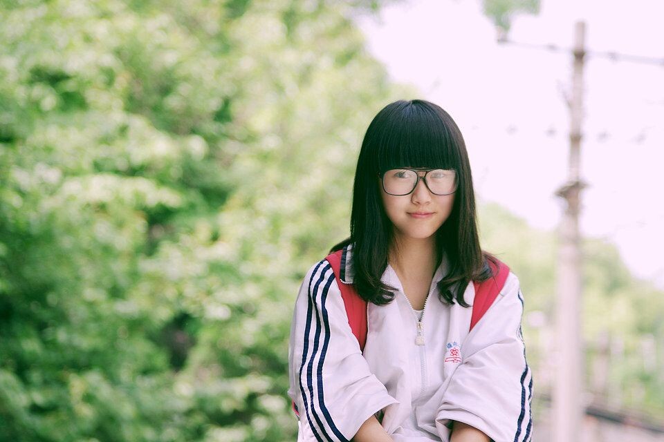 校服.<br />
