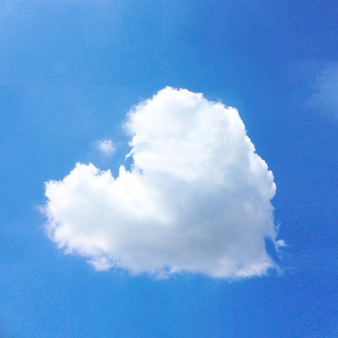 心形云朵