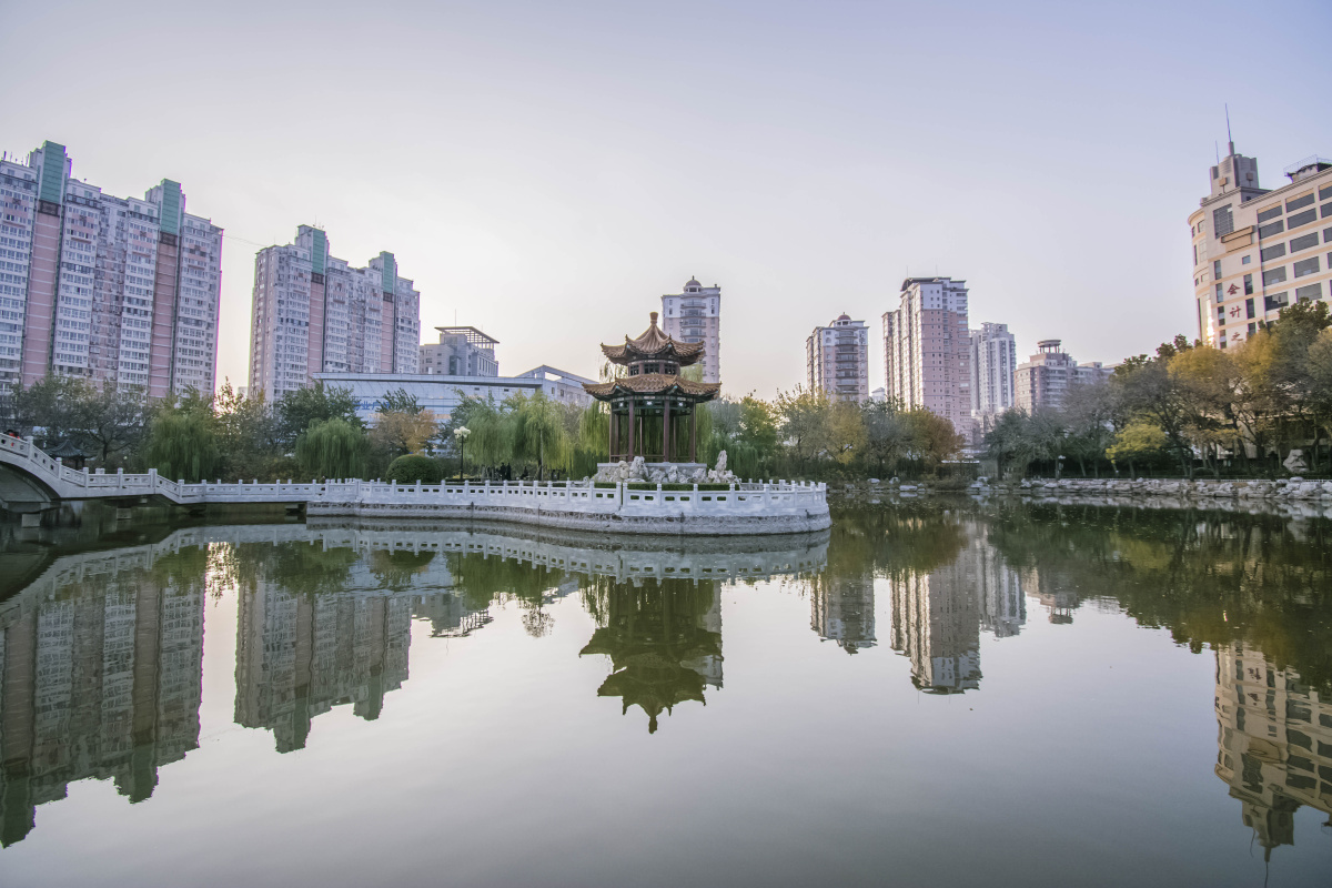 天津人民公园津湾广场滨江道