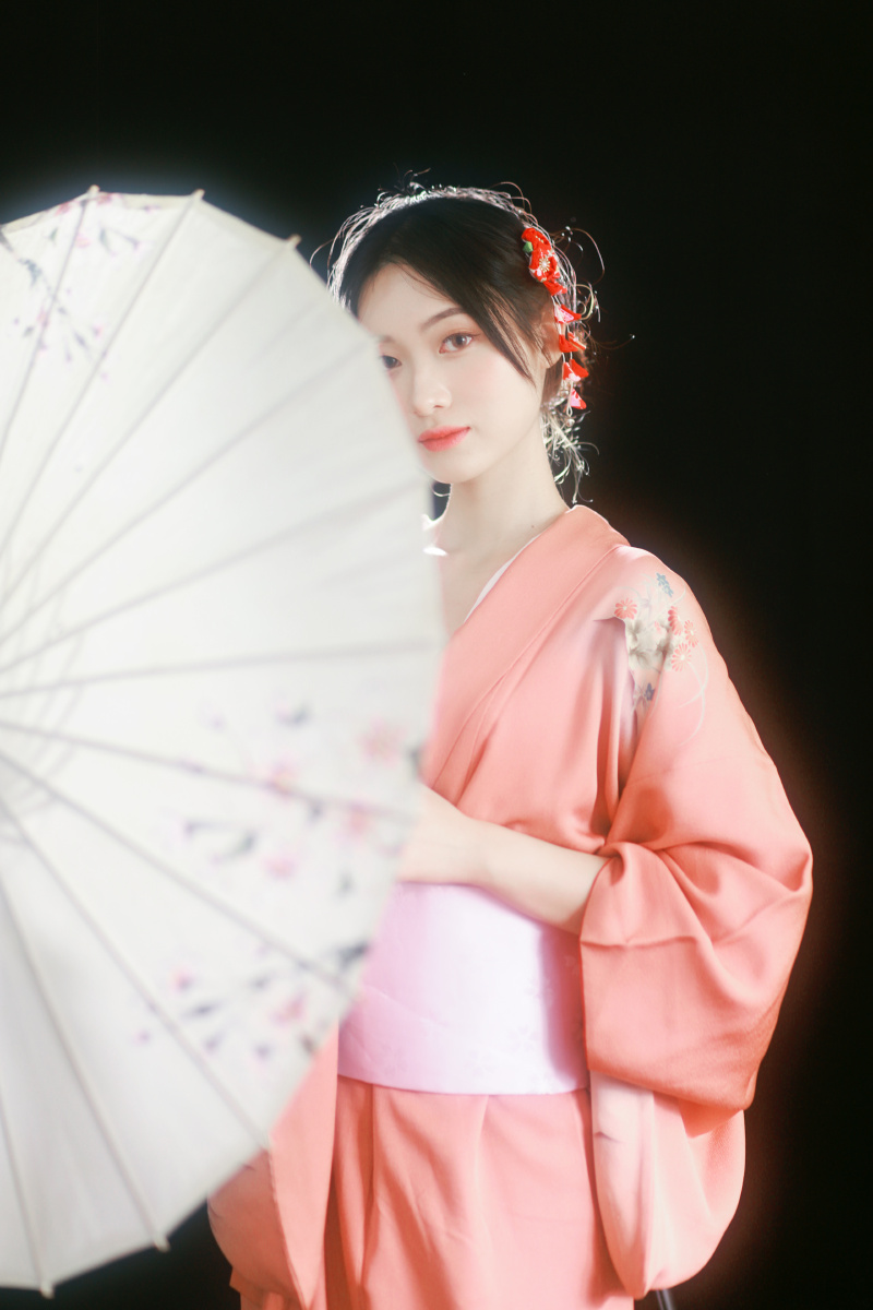 神明少女 - 脸先着地的美少女