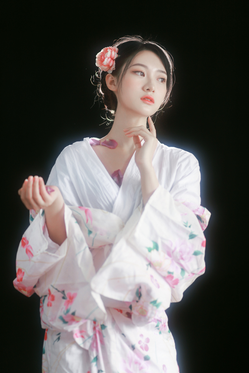 神明少女 - 脸先着地的美少女