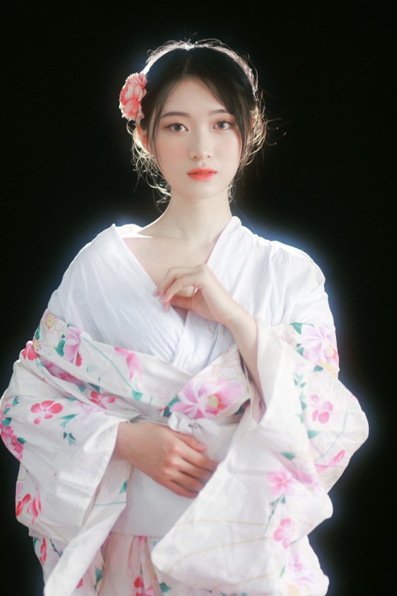 神明少女 - 脸先着地的美少女