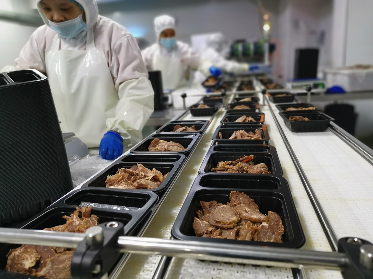 食品工厂酱牛肉手撕鸡央厨生产