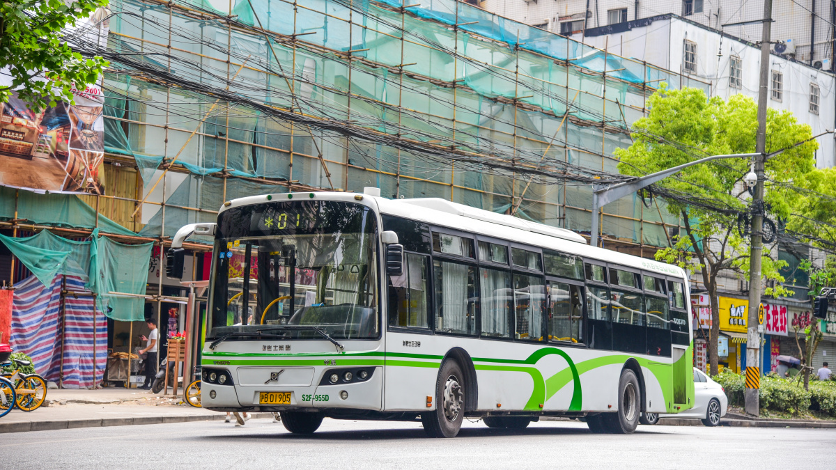 巴士四汽01线上海西站南泉新村