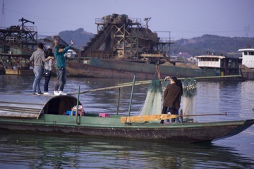 F7K76840