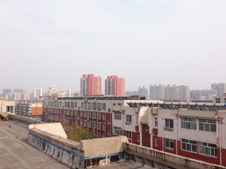 394743