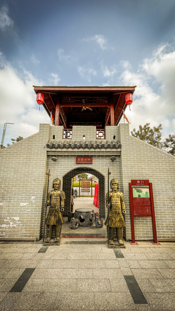 光明红木文化小镇红色气氛浓厚喜悦热情怀旧的气息扑面而来