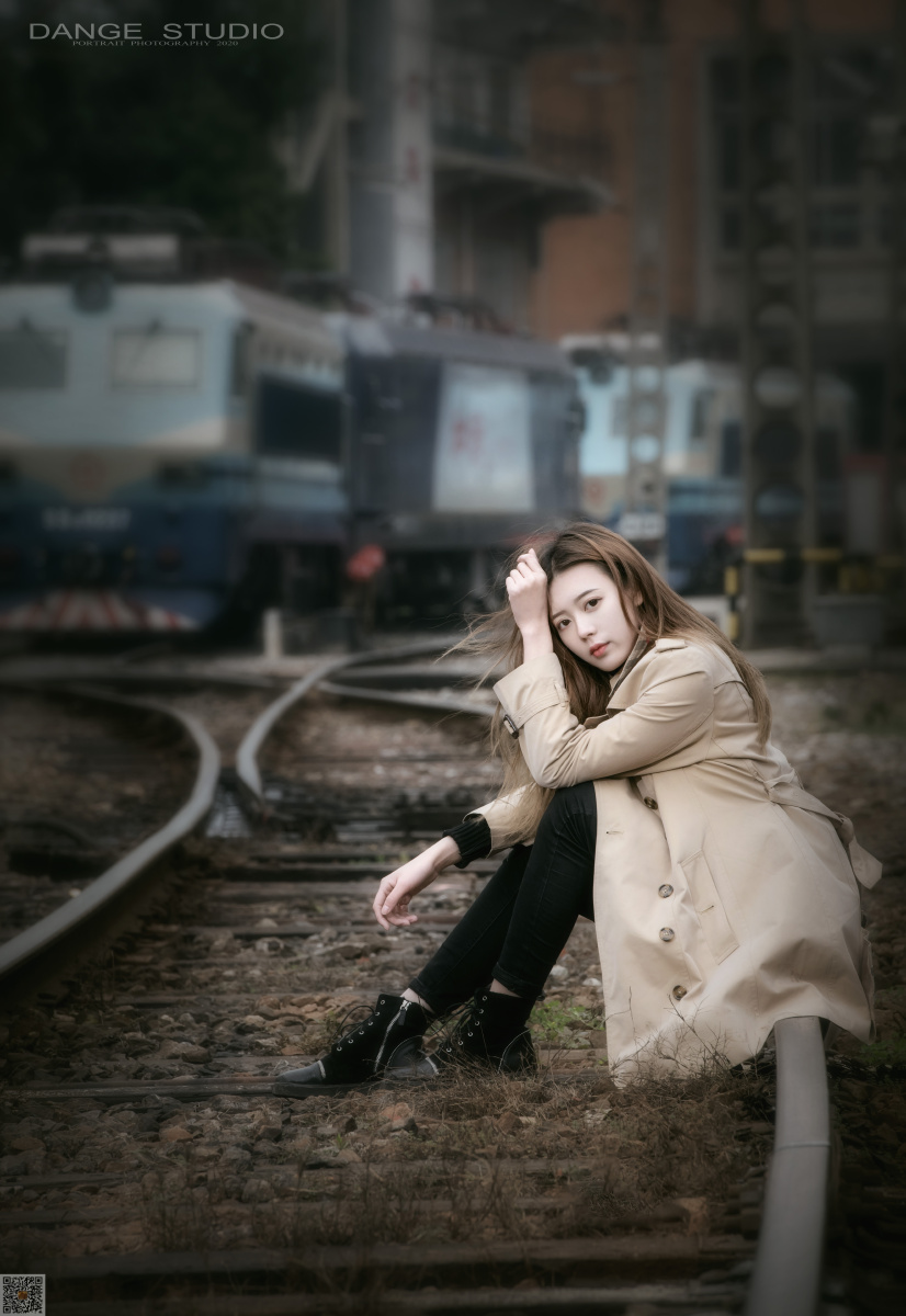 能够经得住孤独才能够在纷杂中不迷失自己在人山人海中保持最纯真的你