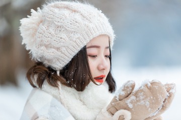 2081040