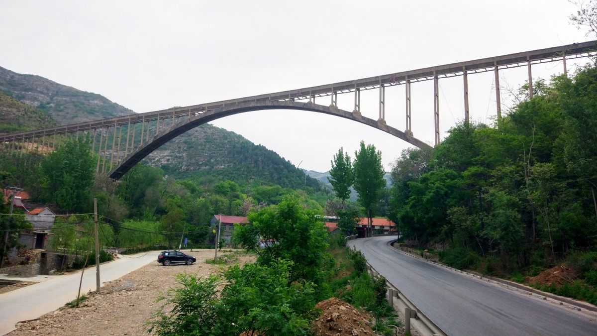 壮观的张庄渡槽,是江北单孔跨度最大的渡槽.还是现在仍能使用的渡槽.