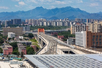 百年老站展新颜，"龙"腾京港向未来