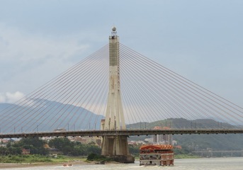 598067